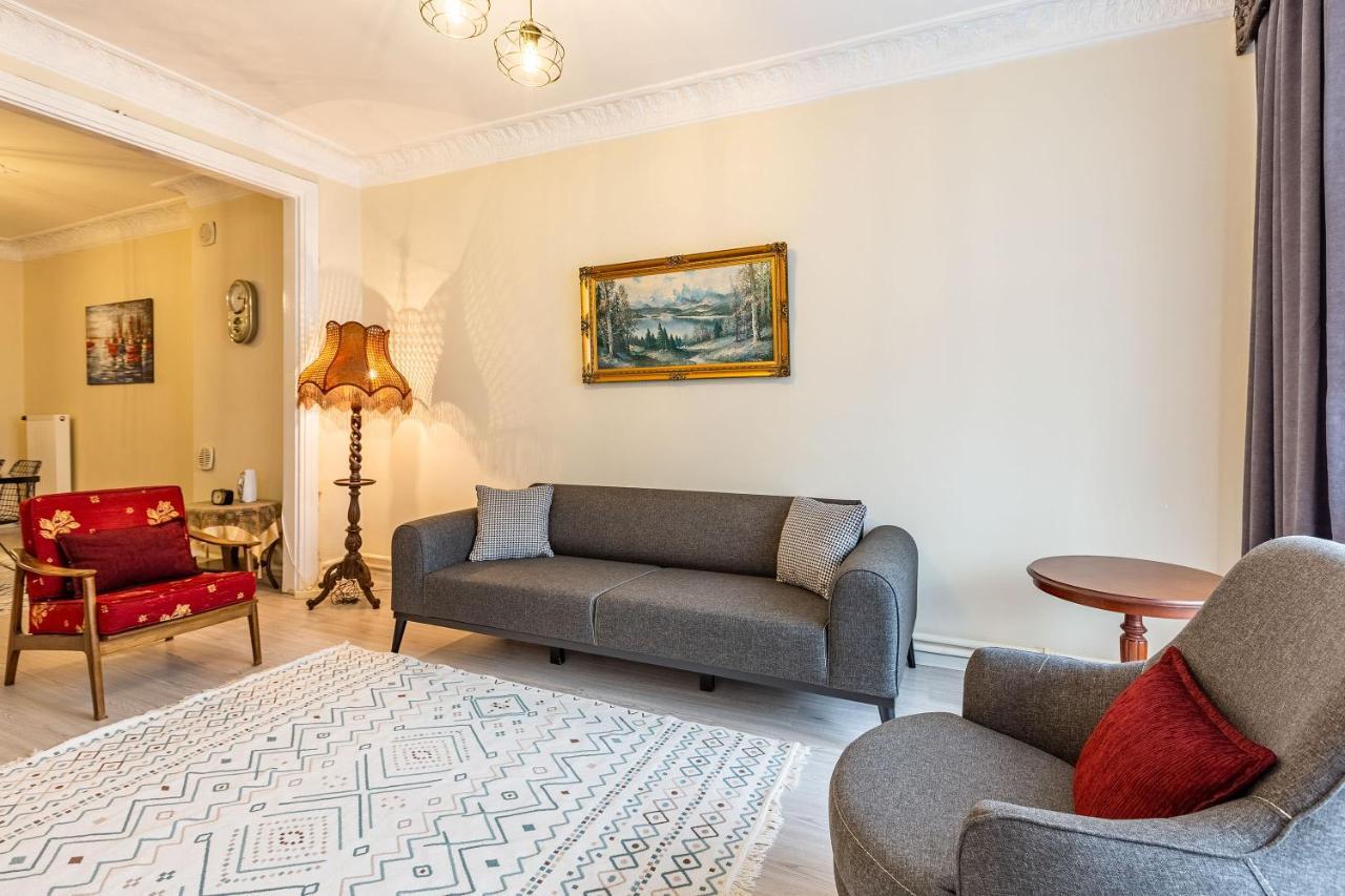 Charming Apartment Surrounded By Vibrant Attractions In Kadikoy Istanbul Bagian luar foto